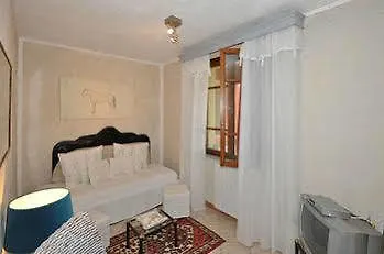 Suvereto Daire *